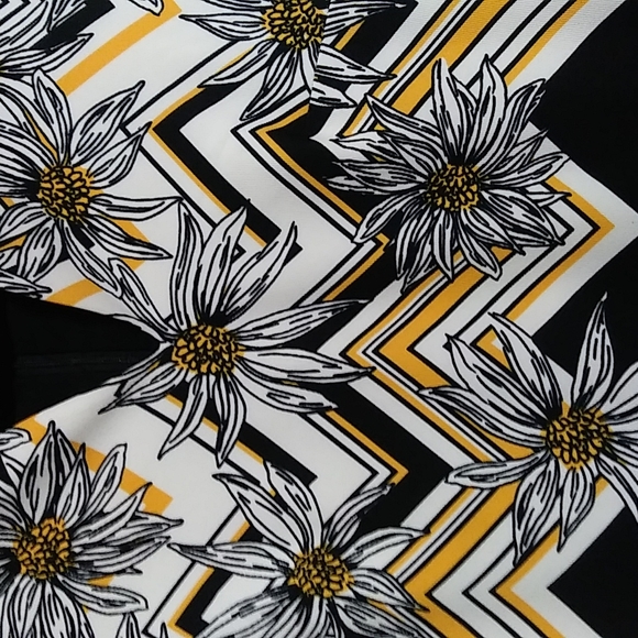 Eye Catching Colorful Dress - Picture 2 of 6